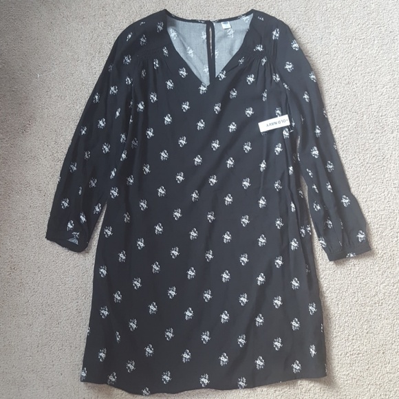 ⭐️2/$20 NWT Old Navy Dress - Picture 2 of 5